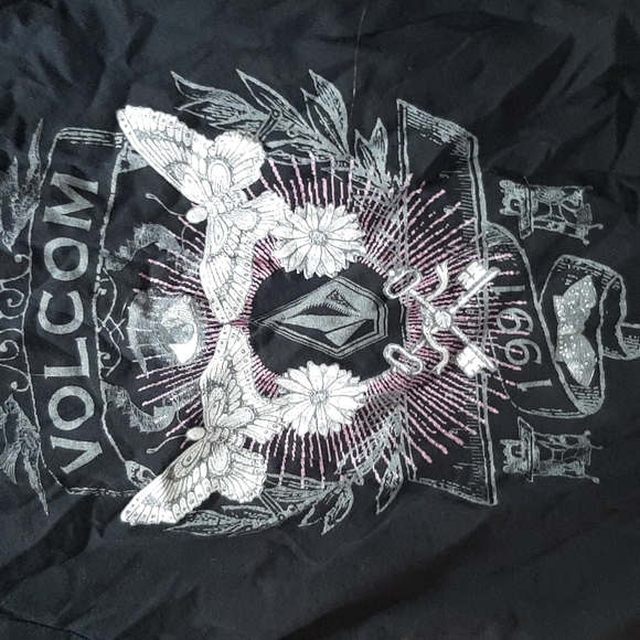 Black volcom graphic tee - Picture 2 of 4